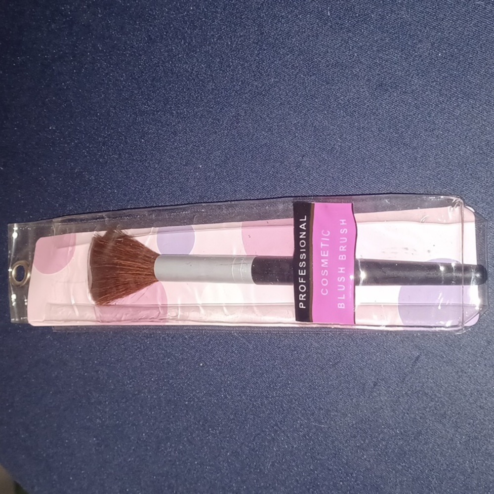 Makeup Assortment - Picture 5 of 9